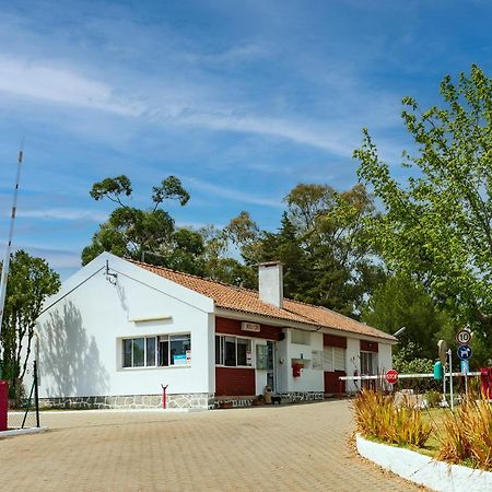 Отель Parque De Campismo Orbitur Эвора Экстерьер фото