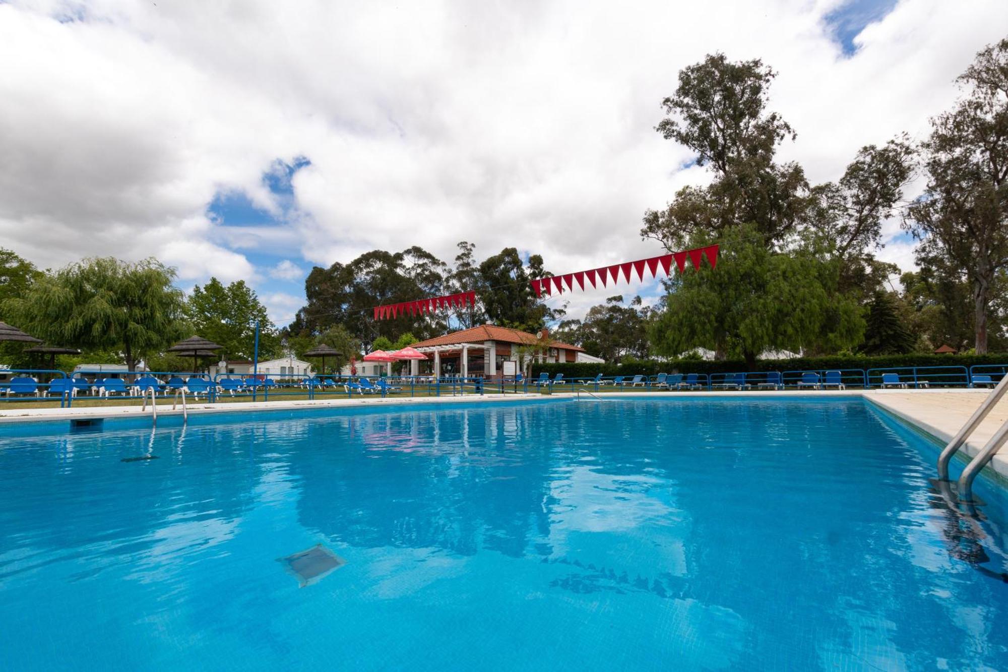 Отель Parque De Campismo Orbitur Эвора Экстерьер фото