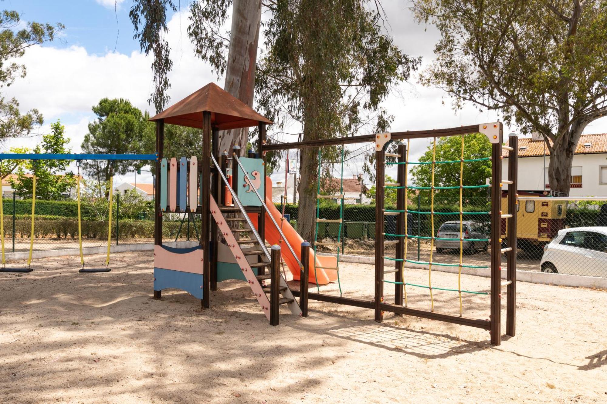 Отель Parque De Campismo Orbitur Эвора Экстерьер фото
