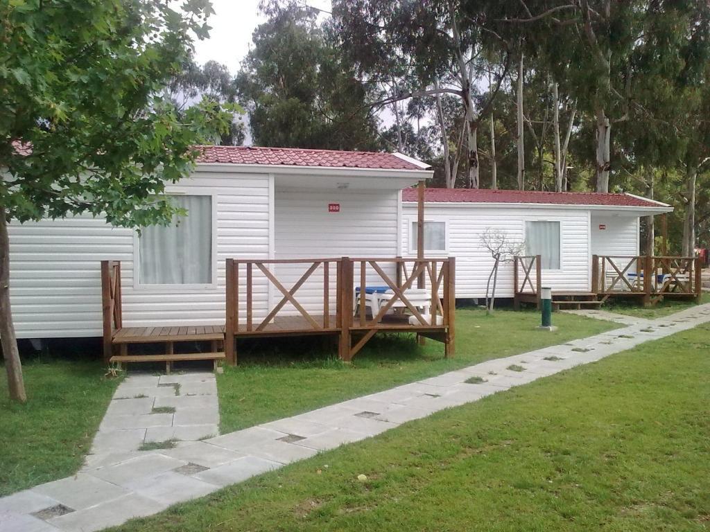 Отель Parque De Campismo Orbitur Эвора Экстерьер фото